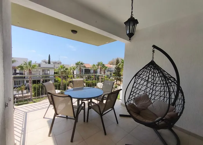 アパート Danaos Nava